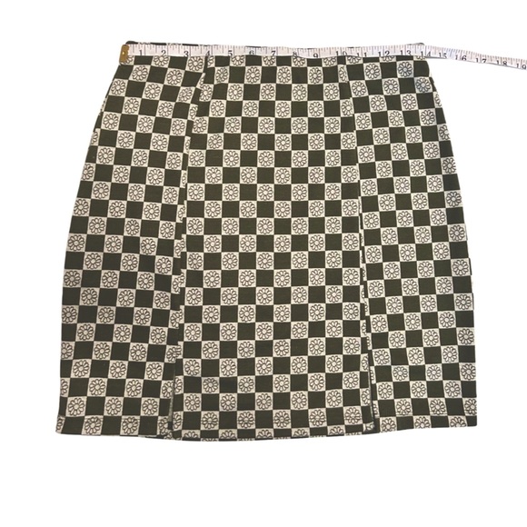 Belle du jour Double Knit Pull-on Skirt Juniors Medium - Picture 3 of 9